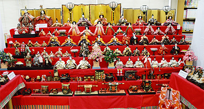 明治時代の雛人形を展示 中田コミュで春まつり | 泉区 | タウンニュース