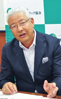 説明する吉田会長