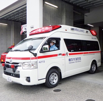 緑消防署内の救急車（提供写真）