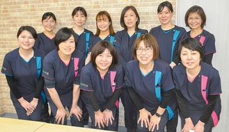 小澤さん（前列中央）を中心にまとまったチーム