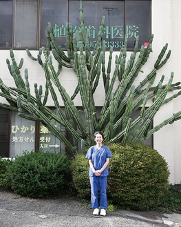 岩崎院長（身長１５８cm）と比べると遥かに大きい