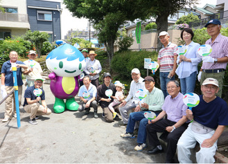 泉区では公園花壇に植え付け