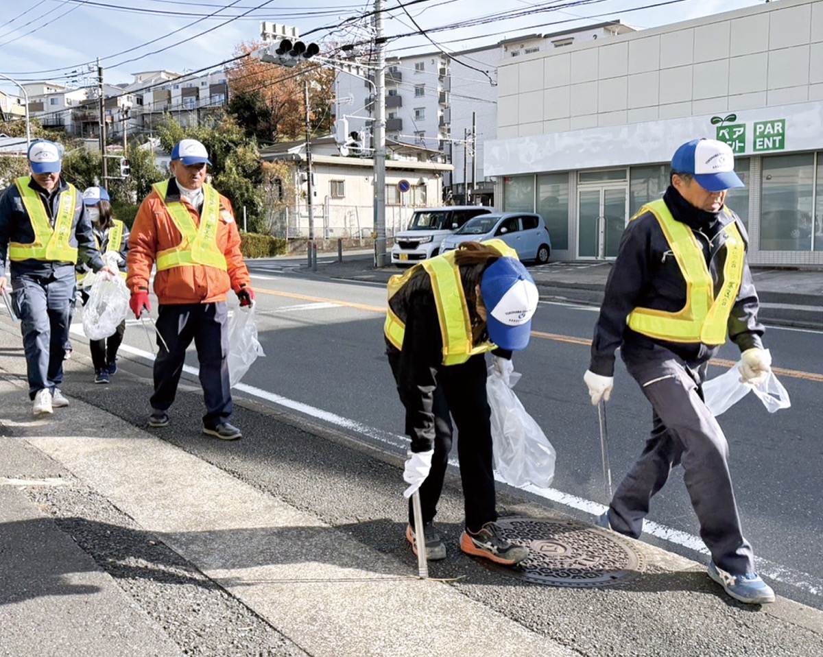 駅伝に向け道路掃除