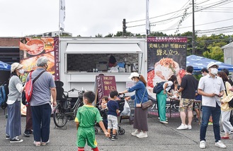 多くの親子連れが来場した移動式子ども食堂