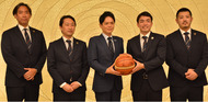 プロバスケ 横浜ビー・コルセアーズが山中市長へシーズン終了を報告