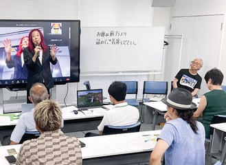 あいさつに立つ発起人の小林さん