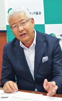 説明する吉田会長