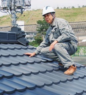 風雨の屋根・壁への影響を点検