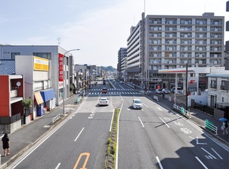 無電柱化が完了した、根岸駅周辺の山下本牧磯子線