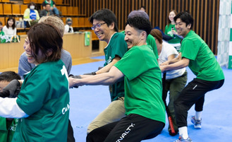 大盛り上がりとなった綱引き対決