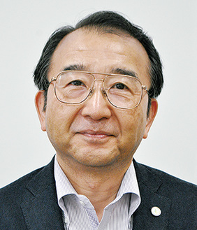 吉田論吉センター長