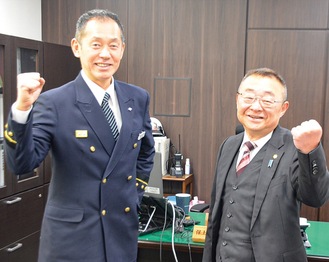 防火への機運を高める森山会長（右）と堀田署長