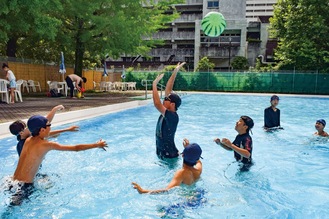 屋外公園プールオープン