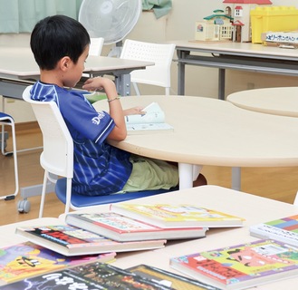 居場所で過ごす子ども