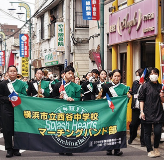 地元の小中学校も参加