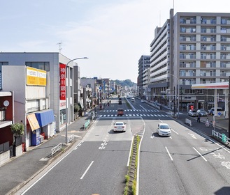 無電柱化が完了した、根岸駅周辺の山下本牧磯子線