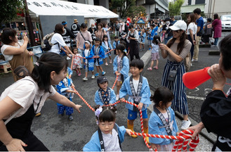 山車を引く子ども（昨年の様子＝町内会提供）