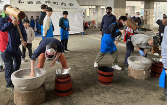 餅つき大会の様子（過去）