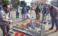 どんど焼き 住民交流に