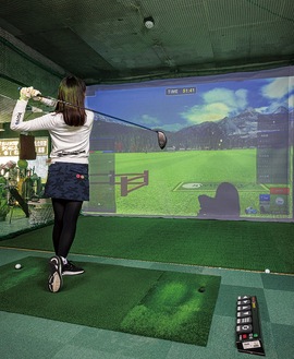 シミュレーションゴルフでいつでもホールを回る感覚で練習