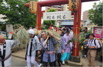 新明神社を出発する大蛇