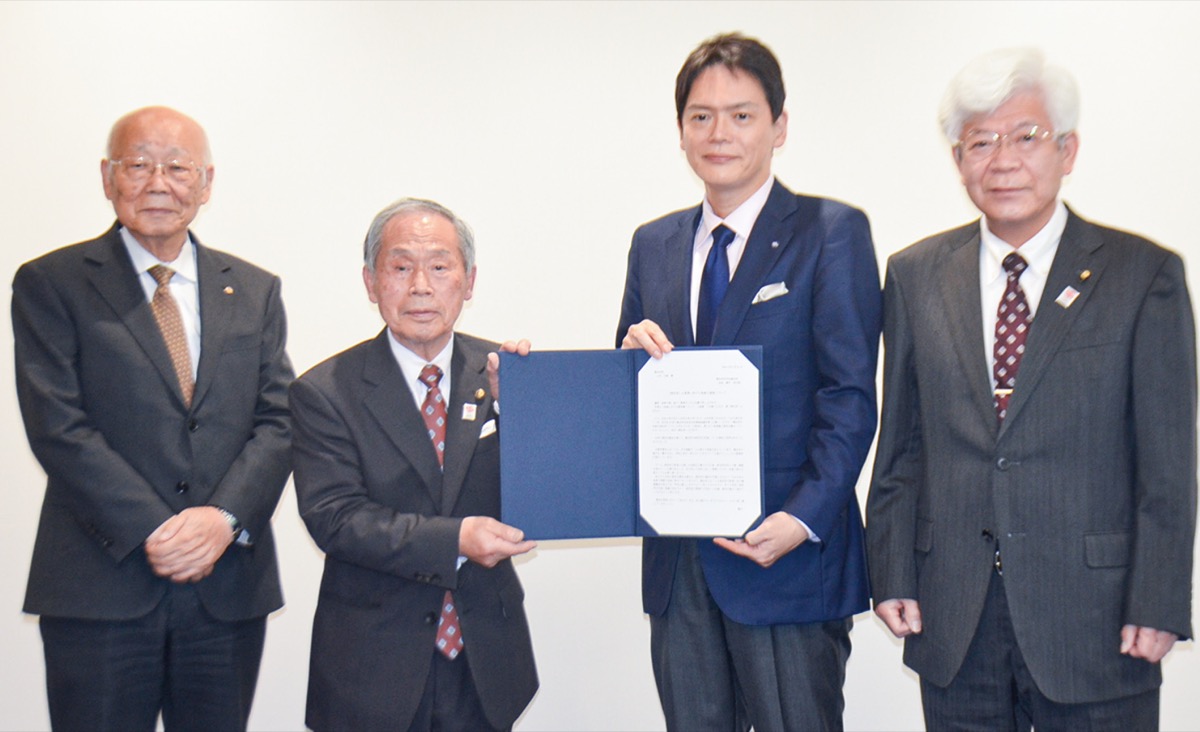 特別市実現へ意見書提出 市連会が山中市長に | 鶴見区 | タウンニュース