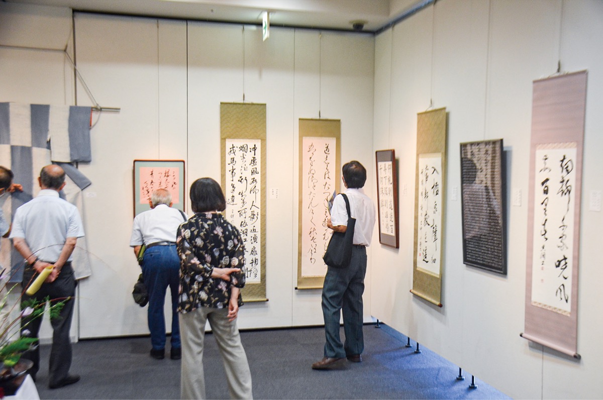 県鶴芸術展が連日にぎわい 同窓会企画で３年目 | 鶴見区 | タウンニュース