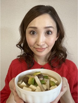 みそ汁を紹介する藤本さん