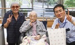 豊さん、河野さん、日比野区長（左から）