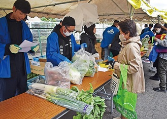 新鮮野菜の即売