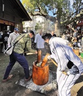 餅つきで健康な一年に