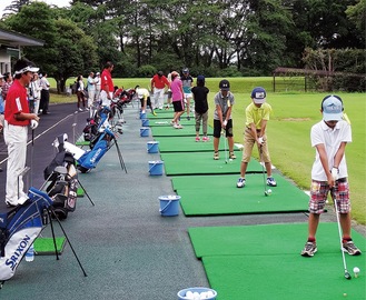 練習場での実技レッスン