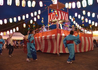 蔵敷団地 盆踊り賑わう