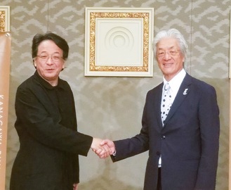 上野理事長(右)と沼尻音楽監督