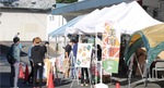 会場には駐車場が少ないので要注意（写真は過去の様子）