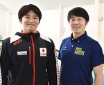 田渕選手（左）と夏間コーチ