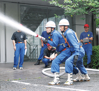 優勝した中野島班の小型ポンプ操法