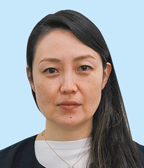 川村るみ子氏