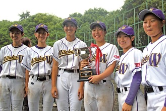 都大会で優勝した、左から宇井萌菜さん、草刈夢渚さん、片桐彩翔さん、寺瀬愛さん、横川凛奏さん、齋藤芽生さん＝保護者提供