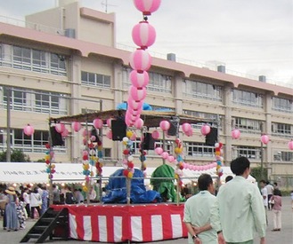 以前の開催の様子＝同自治会提供