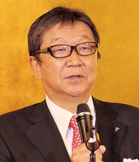 登壇する田村会長