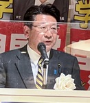 県政報告を行う川本氏