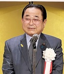 抱負を述べる田中氏