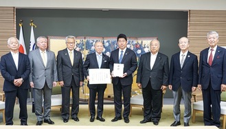 川崎市全町内会連合会の幹部と市長