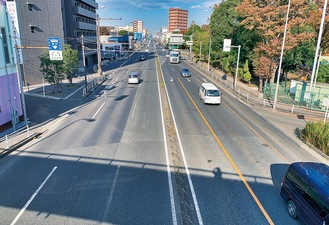 当該の道路（都町交差点から遠藤町交差点に向け撮影）