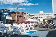 高校生が空手披露