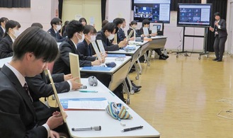 昨年開催時は60人以上が参加した（写真はさがみ風っ子教師塾事務局提供）