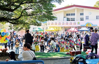 青空の下、秋祭り