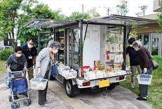 毎週火曜日の移動販売を楽しみにしている人も多い（コンチェラート相武台）