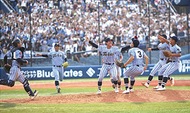 激闘制し 甲子園切符